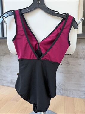 Mariia Fuchsia and Black V-Neck Leotard
